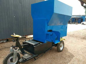 新疆三方電動撒料車定制廠家 助力現(xiàn)代化牲畜養(yǎng)殖