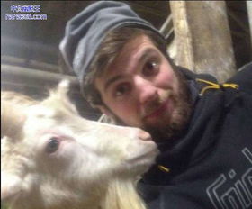 愛爾蘭農(nóng)民自拍大賽 與牲畜合影引爆網(wǎng)絡熱潮